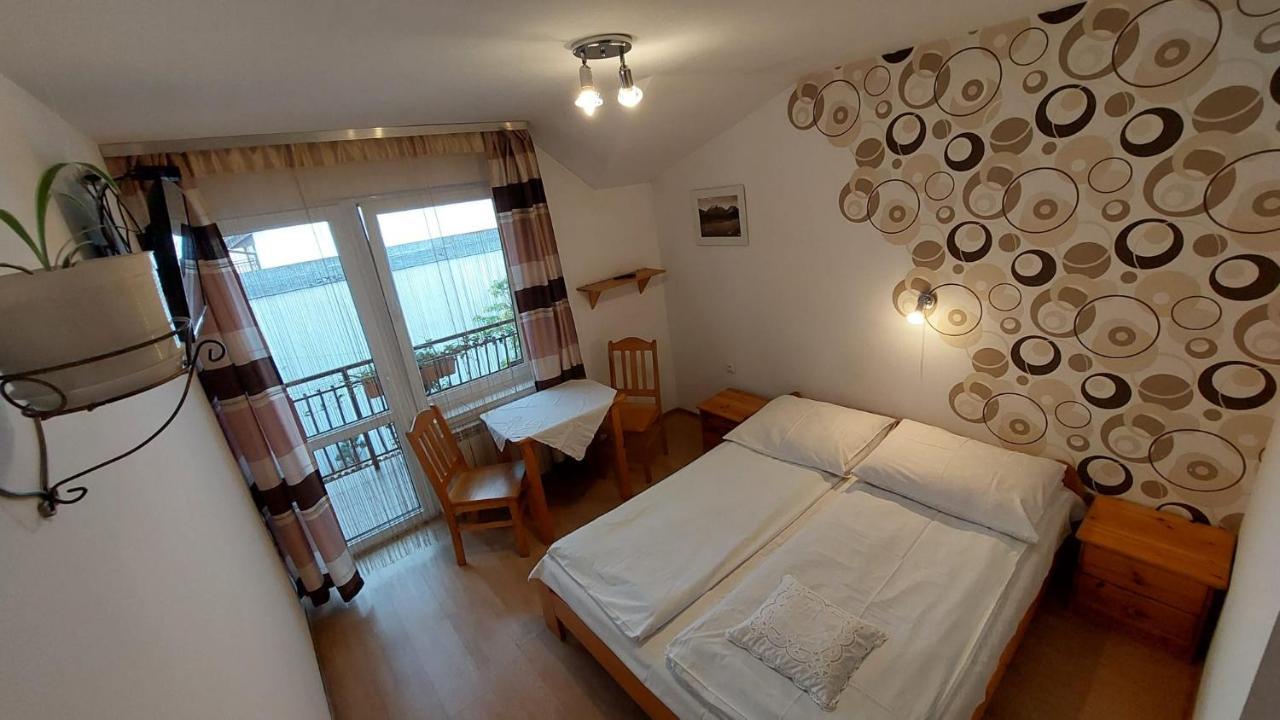 Appartement Pokoje Do Wynajecia U Lusi à Krościenko Chambre photo