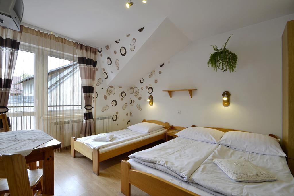 Appartement Pokoje Do Wynajecia U Lusi à Krościenko Chambre photo